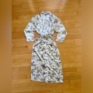 Vintage Oscar De La Renta Purple Floral Robe